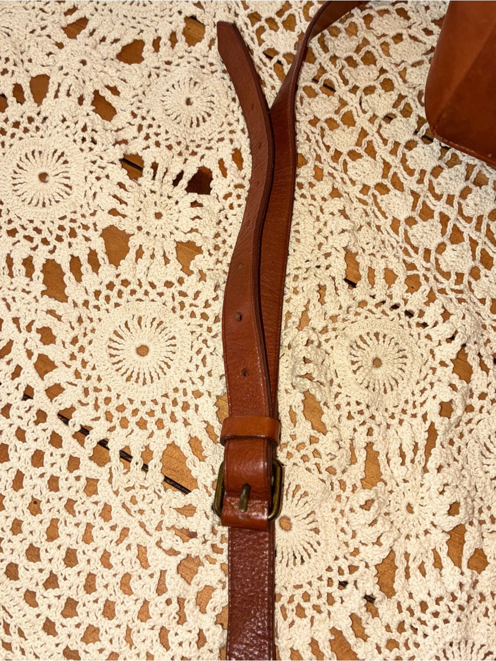 Madewell Glasgow Cognac Leather Crossbody Doctor's Bag - Picture 9 of 16